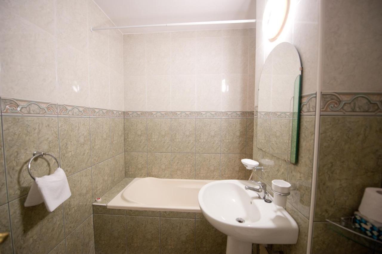 Ta'Arof Apartment Oradea Ngoại thất bức ảnh